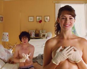 Lyndsy Fonseca sexy – Kick-Ass (2010)