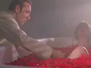 Mena Suvari nude – American Beauty (1999)