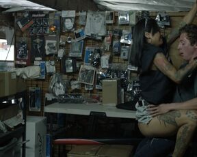 Shameless nude - Season 8, Episode 4