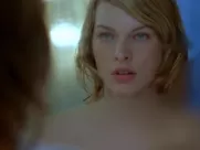 Milla Jovovich nude – Resident Evil (2002)