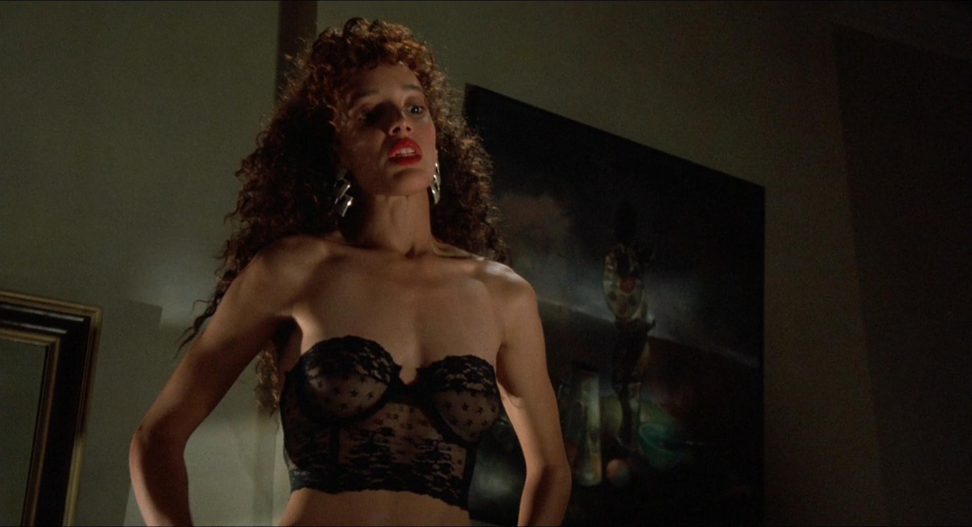 Jennifer Beals, Kasi Lemmons naked - Vampire’s Kiss (1989) .
