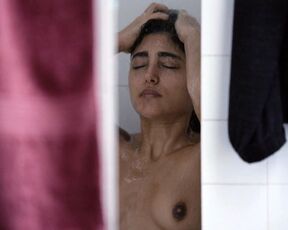 Golshifteh Farahani nude – Les deux amis (2015)