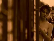 Anouk Grinberg nude, Charlotte Gainsbourg sexy – Merci la vie (1991)
