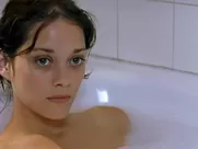 Marion Cotillard - Une Femme Piégée (2001)