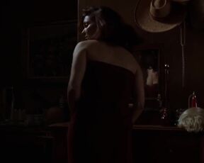 Laura Harring nude, Naomi Watts nude – Mulholland Dr. (2001) real sex scene