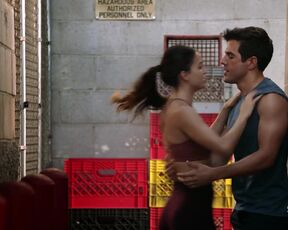 Melissa Barrera nude - Vida s02e05 (2019) sex scene