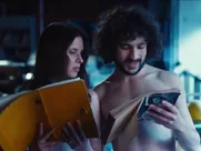 Daphne Patakia, Alice Taglioni nude in OVNI(s) s02e06 (2022)