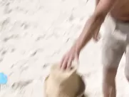 Koh-Lanta : topless sur la plage, Cindy fait le buzz