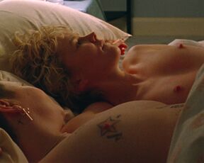 Rosy McEwen, Kerrie Hayes - Blue Jean (2022)