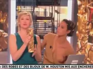 La miss météo perd sa robe en direct sur Canal +