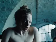 Emma Stone nude in The Favourite (2018)