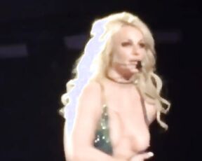 Britney Spears nip slip on stage