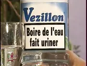 Groland nue - Toucher des seins fait bander