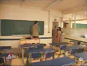 Groland nue-Strings et voiles à l'école