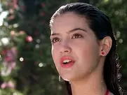 Jennifer Jason Leigh and Phoebe Cates topples