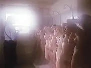 Group shower - Prison très spéciale pour femmes