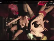 Katarina Gojković i Sonja Kolačarić Belo odelo