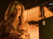 Clara Morgane dans Escort Boys - Plan à 3