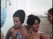 Nude group shower -Gefahrlicher Sex fruhreifer Madchen