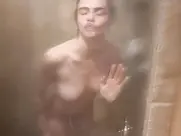 Cara Delevingne totally nude in the shower