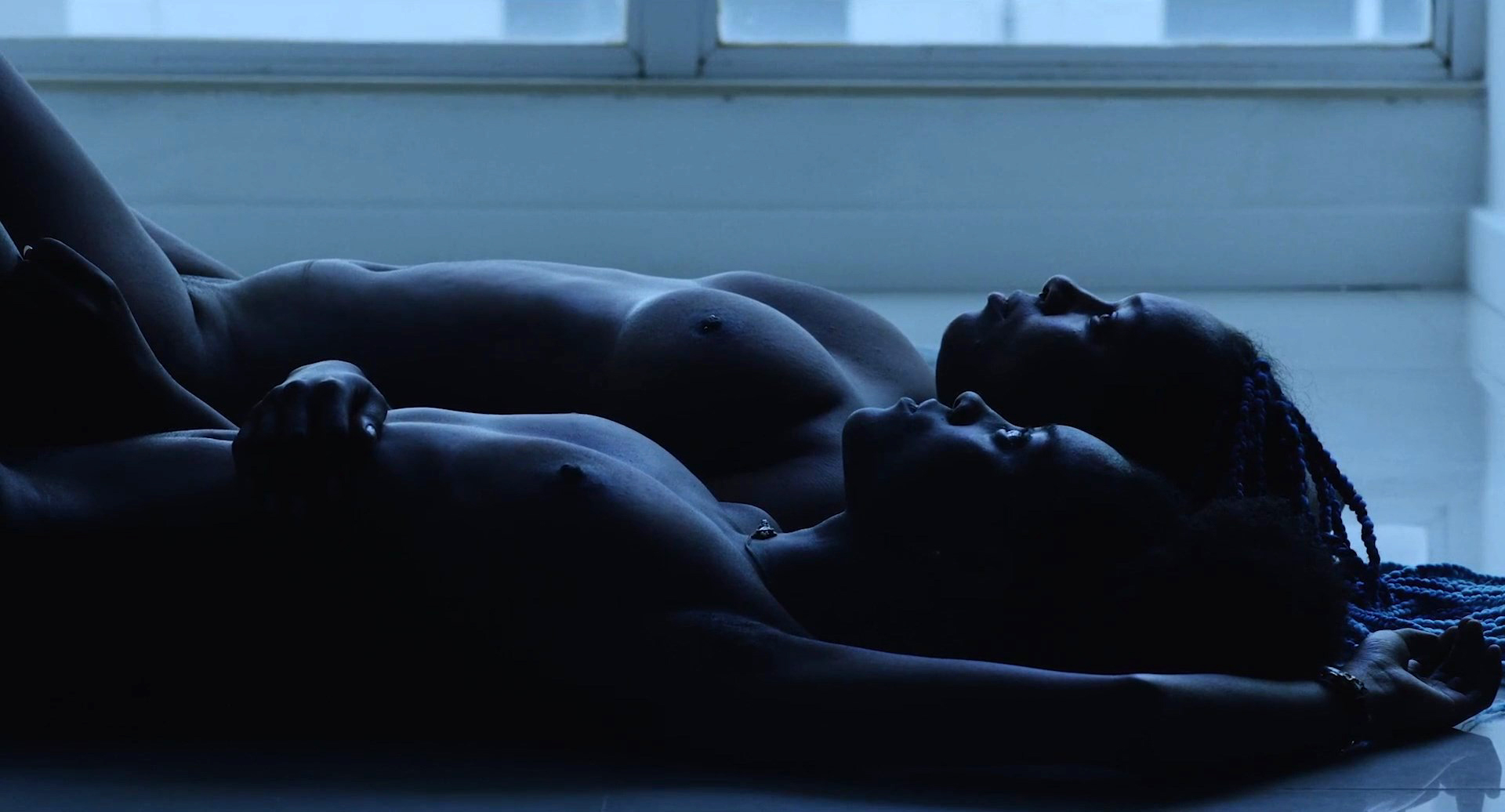 Camilla Damião, Ana Hilário - Marte Um (2022) 
