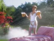 Julie Bowen sexy in Happy Gilmore (1996)