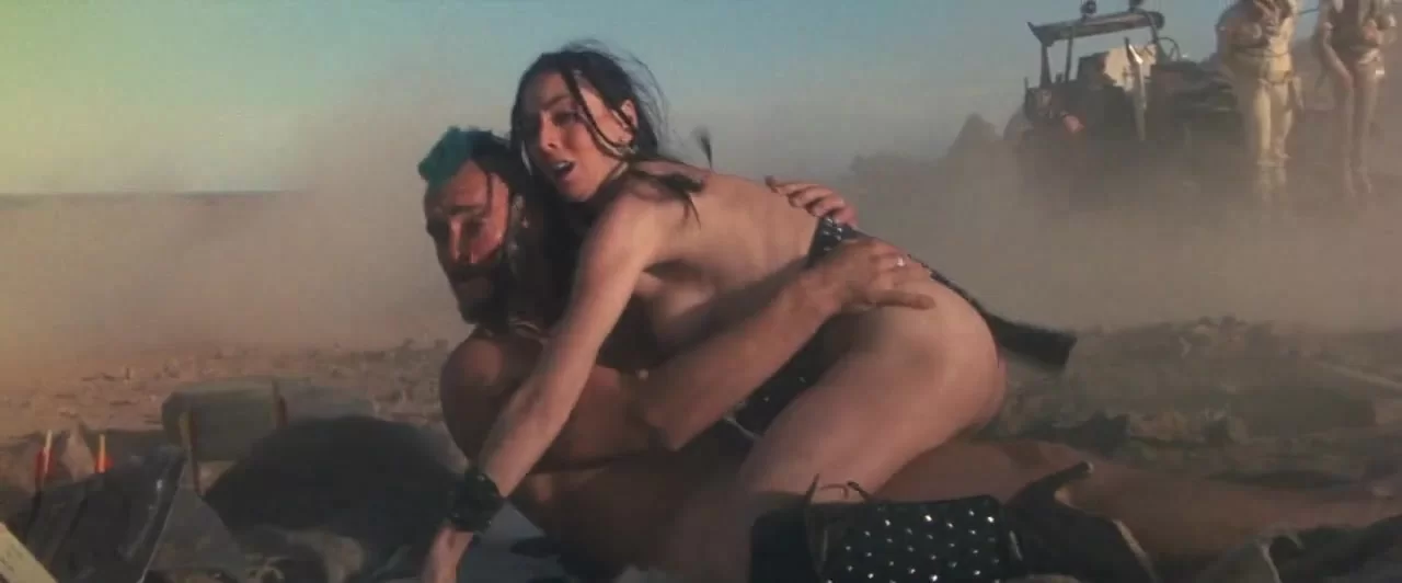 1280px x 532px - Anne Jones public sex in Mad Max 2 - Celebs Roulette Tube