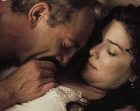 Laura Harring - Love in the Time of Cholera (2007)