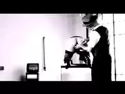 Q smette di ricordare