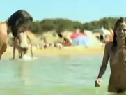 Elli Tringou, Milou Van Groesen - Suntan (2016)