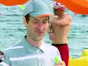 Groland nue - Le danger des vacances