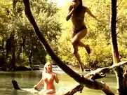 Ludivine Sagnier, Diane Kruger - Pieds nus sur les limaces (2010)