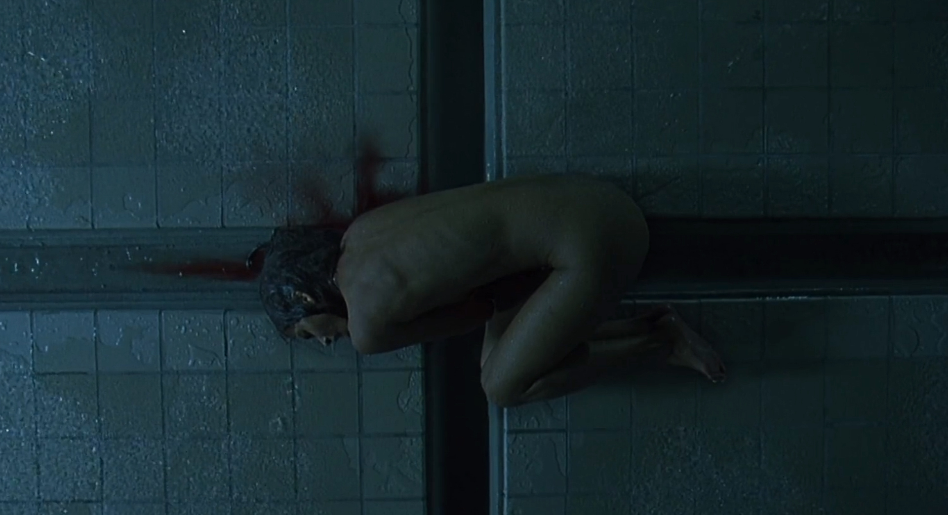 Halle Berry - Gothika (2003) - Celebs Roulette Tube