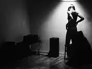 Kate Moran threesome scene from Je Vous Hais Pe es Filles