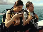 Alexandra Daddario - Rampage (2018, non nude del scene)
