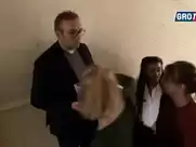 Groland nue - La fin des téléphones portables au lycée