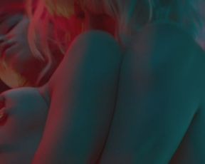 Charlize Theron, Sofia Boutella -  Atomic Blonde (2017)