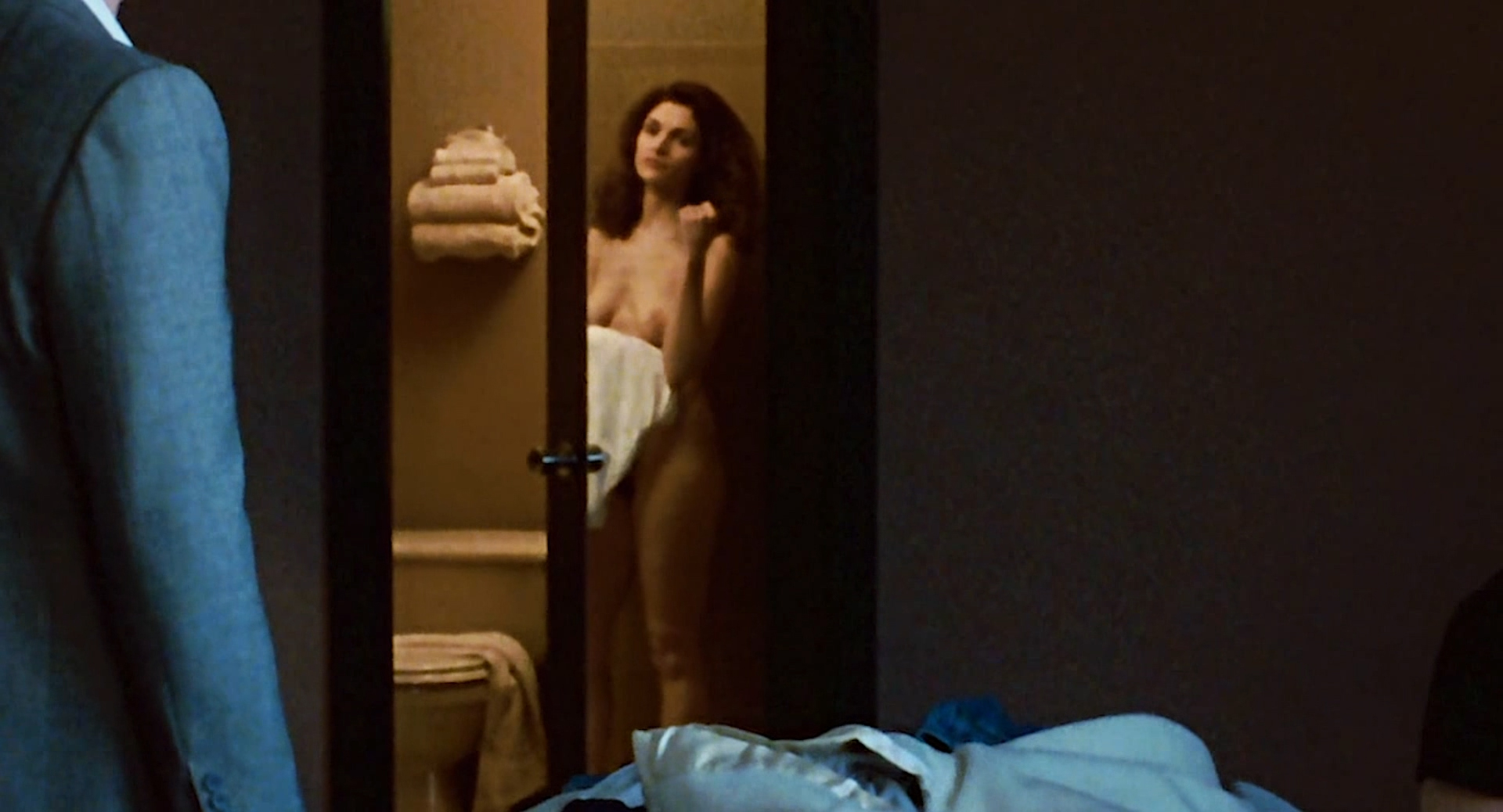 Mary elizabeth mastrantonio boobs