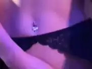 Clara Morgane et Rumika - Scène lesbienne en escaliers