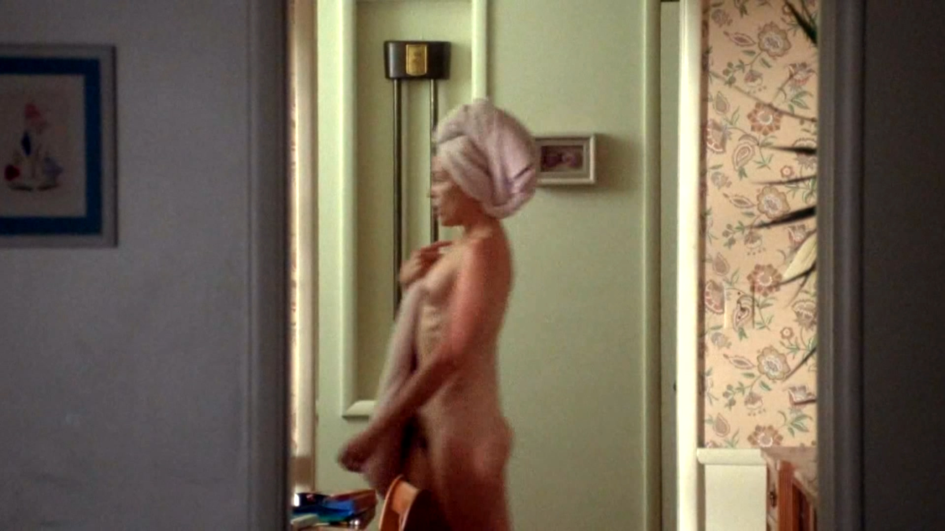 Frances McDormand Nude (35 years) in nude scene from Short Cuts (1993). 