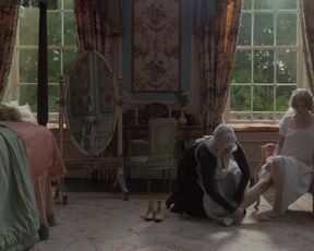 Anya Taylor-Joy sexy - Emma (2020)