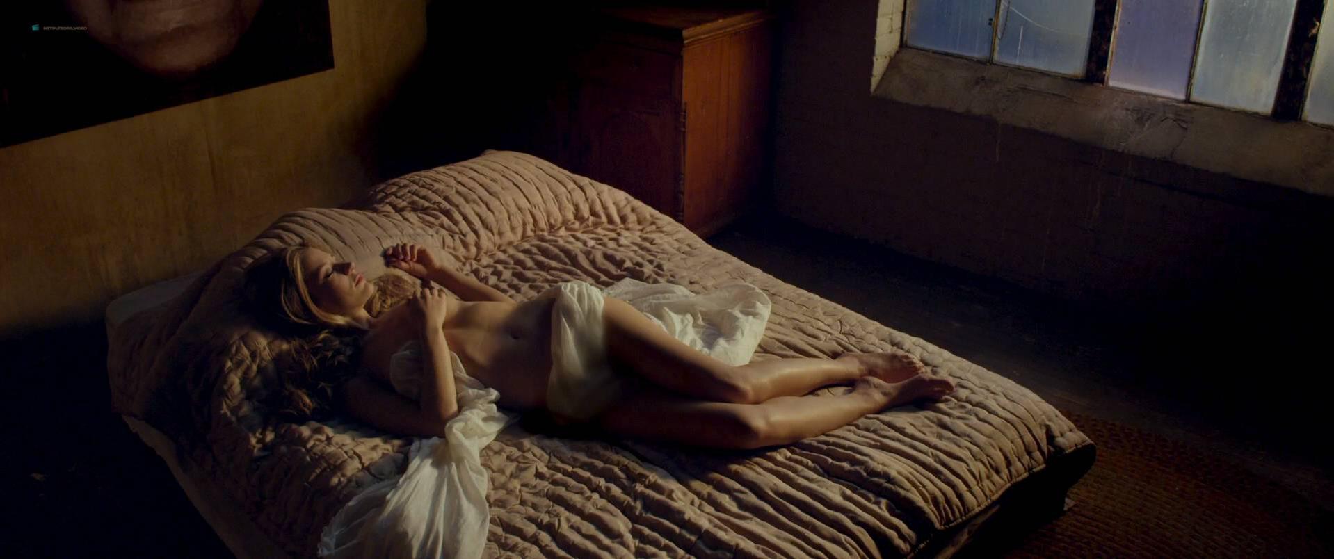 Sarah Roemer sexy – Manhattan Undying (2016) .
